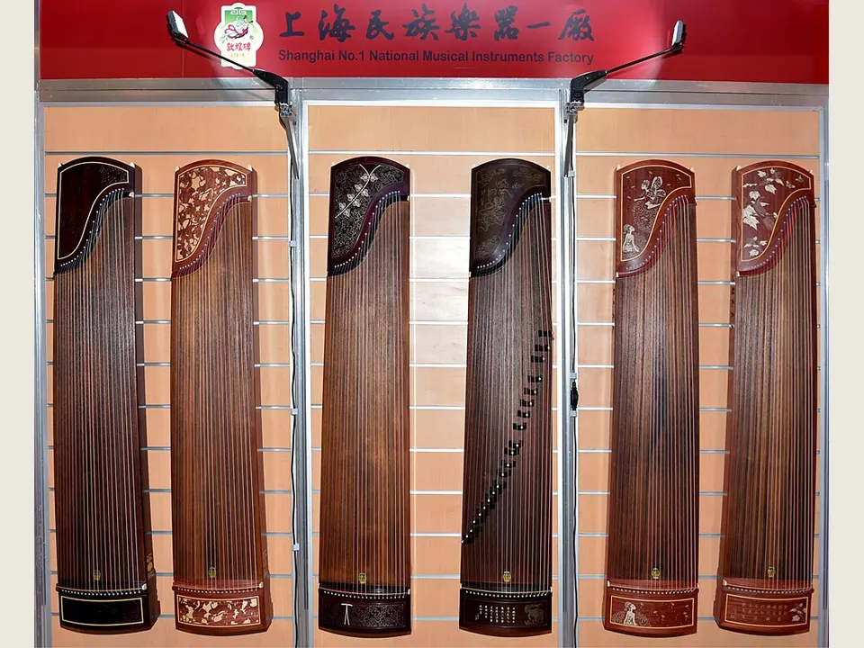 Guzheng instrument